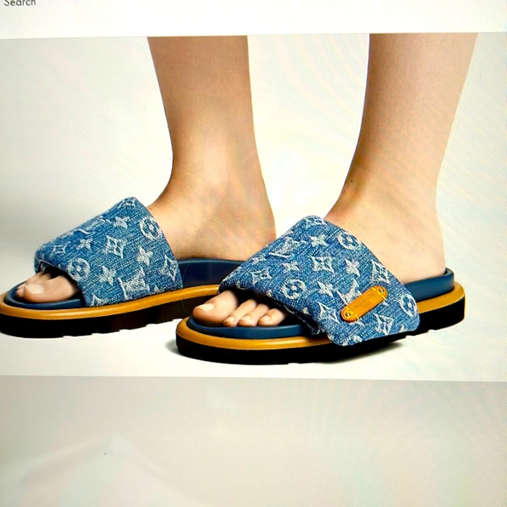Louis Vuitton Pool pillow, flat, comfort mule